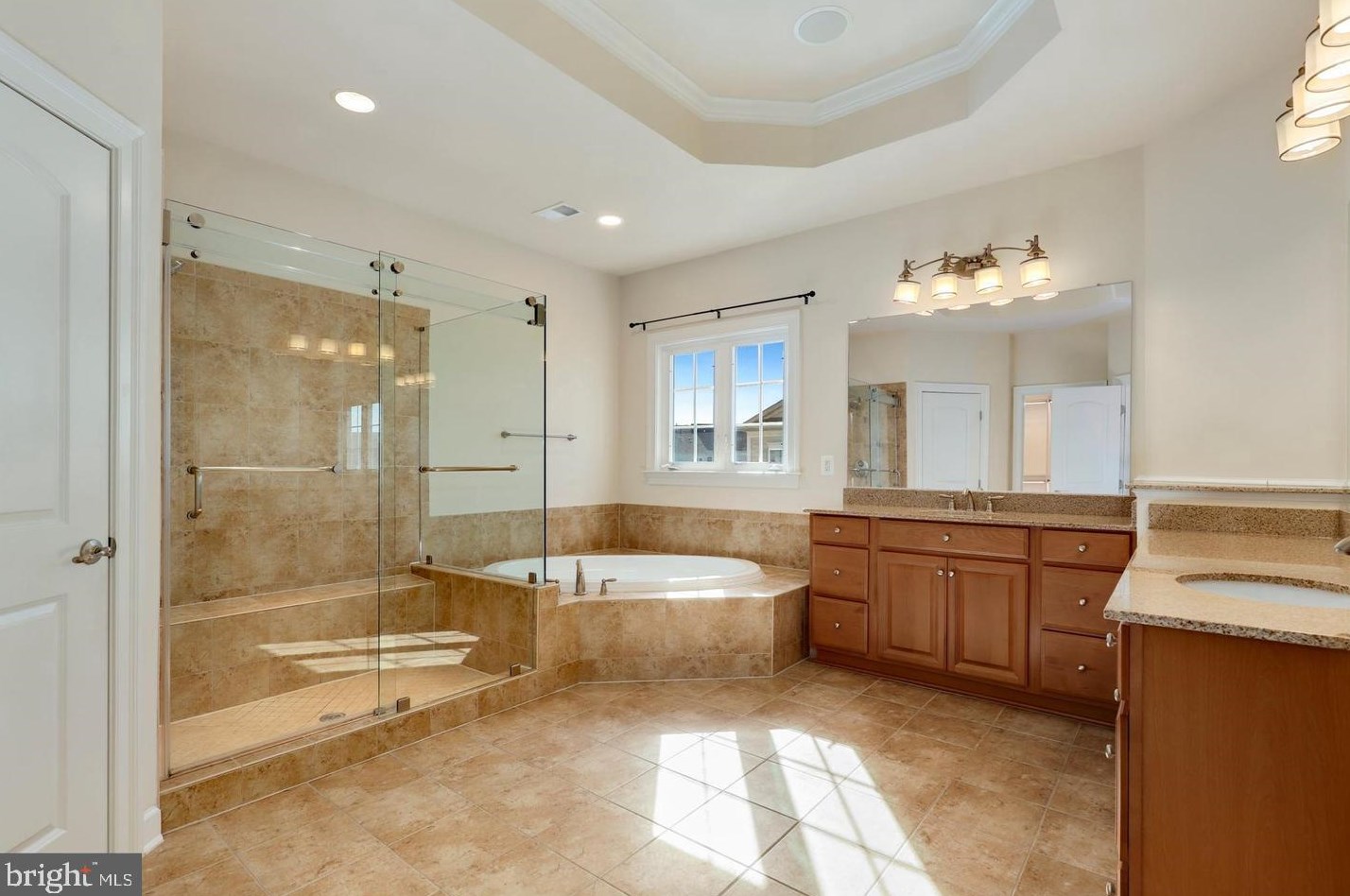 42525 Pine Forest Dr, Fairfax VA  20152-6095 exterior