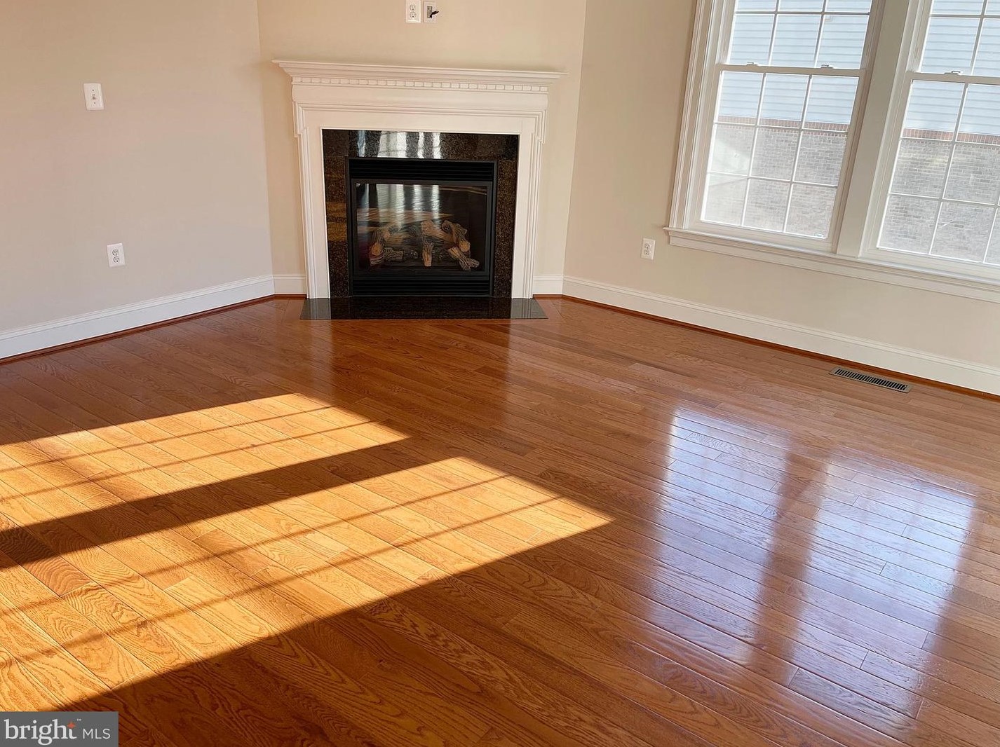 42525 Pine Forest Dr, Fairfax VA  20152-6095 exterior