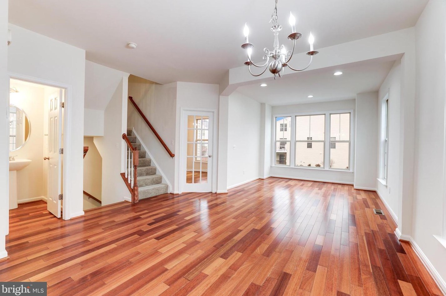 42639 Chisholm Dr, Ashburn, VA 20148