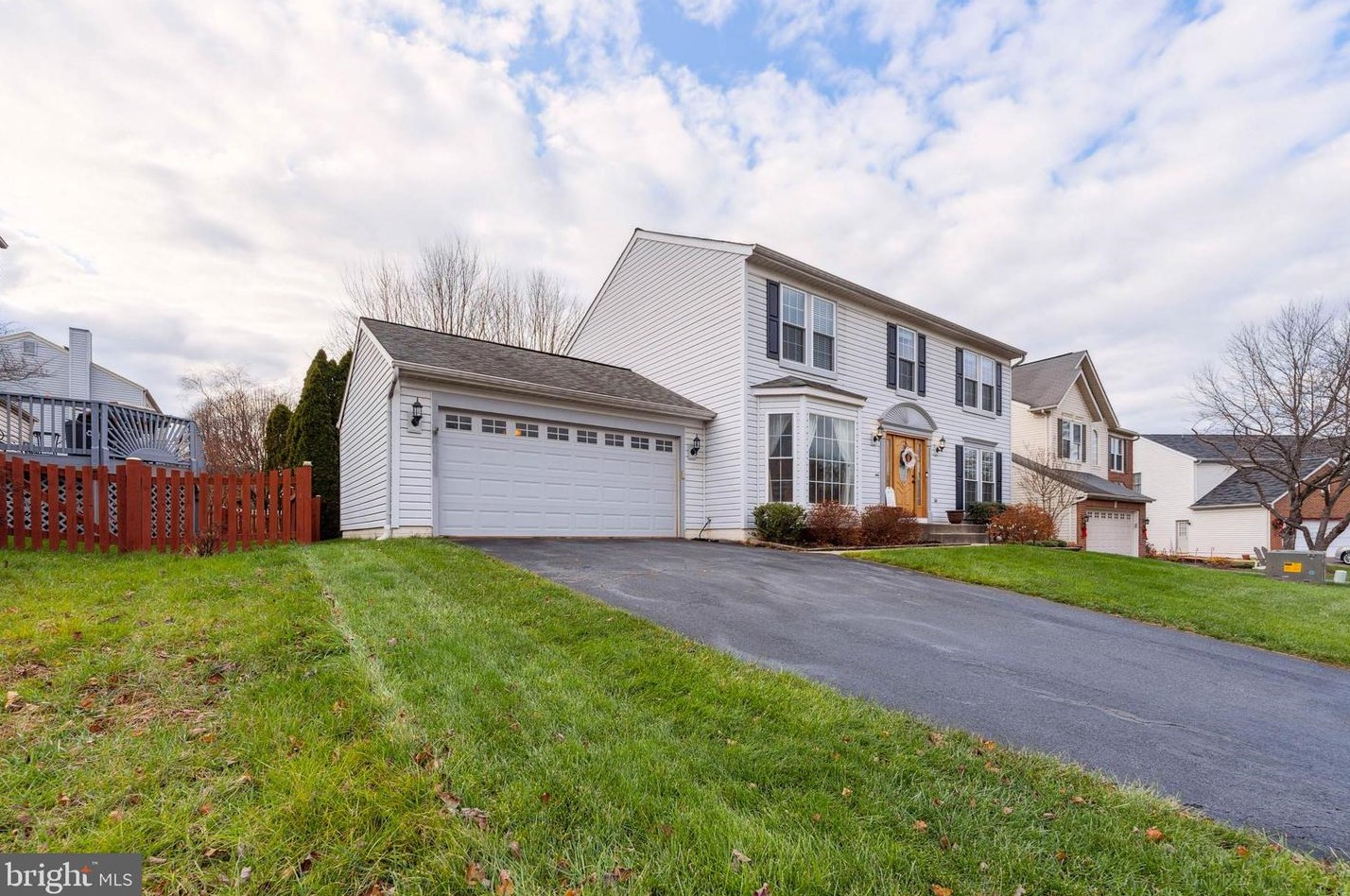 20527 Norwich Pl, Ashburn, VA 20147
