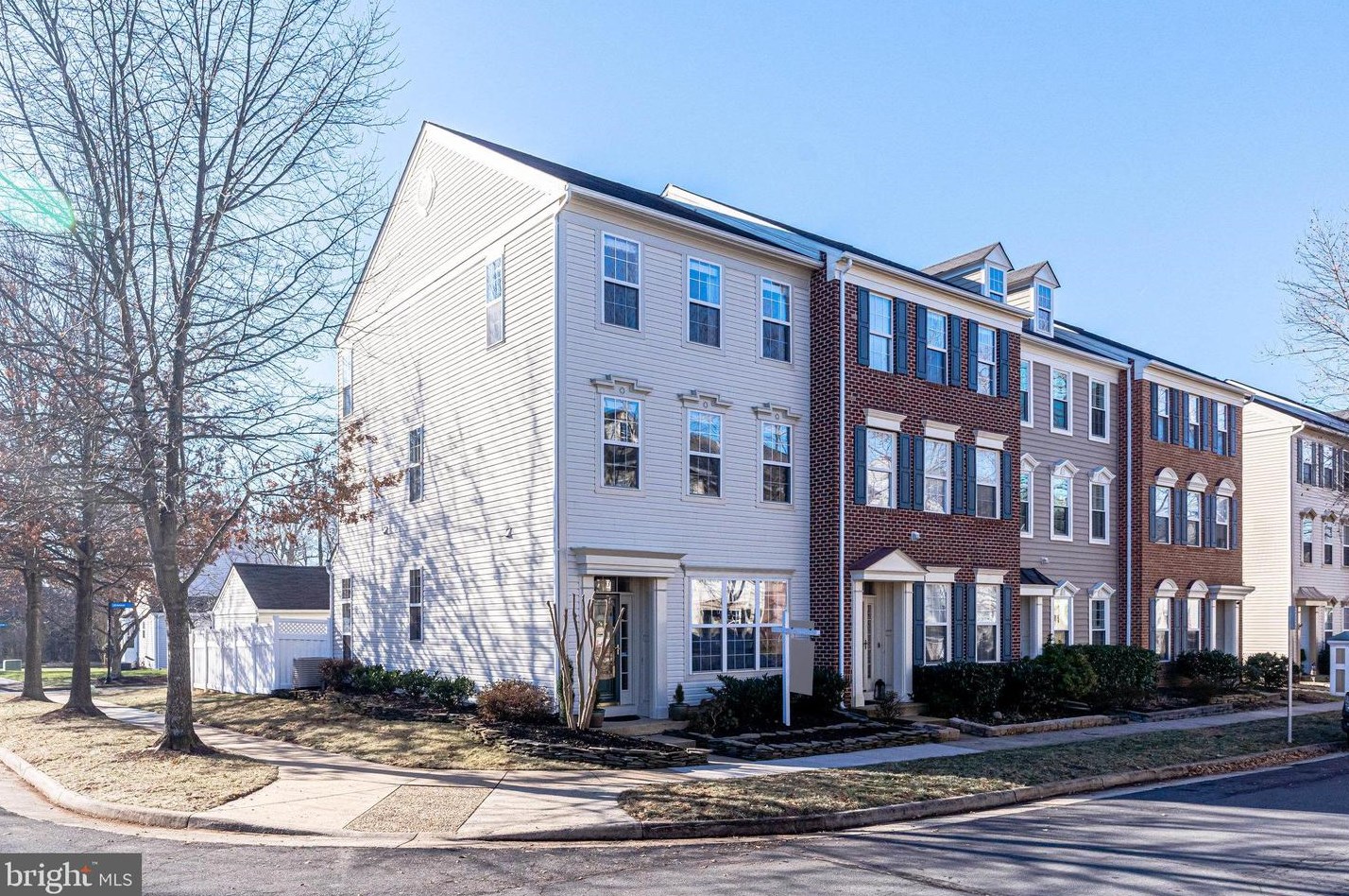 43553 Mink Meadows St, Fairfax, VA 20152-3608