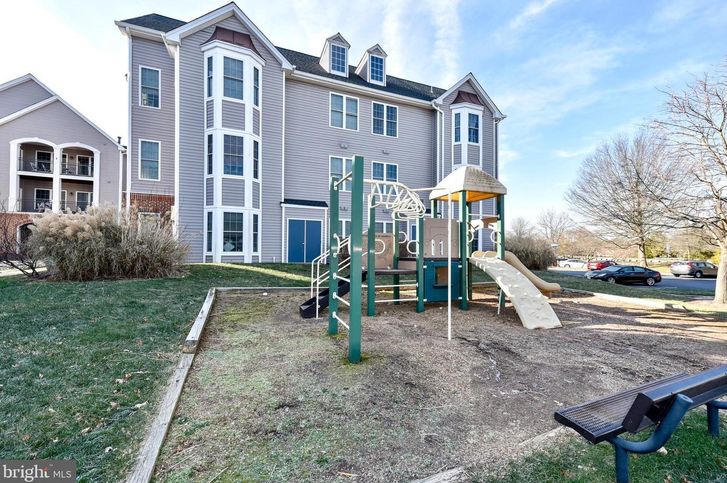 46582 Drysdale Ter, Dulles VA  20165-4318 exterior