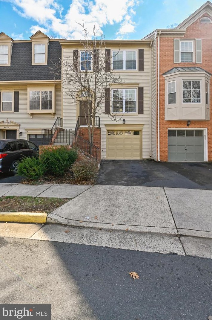 44108 Gala Cir, Ashburn, VA 20147-3343