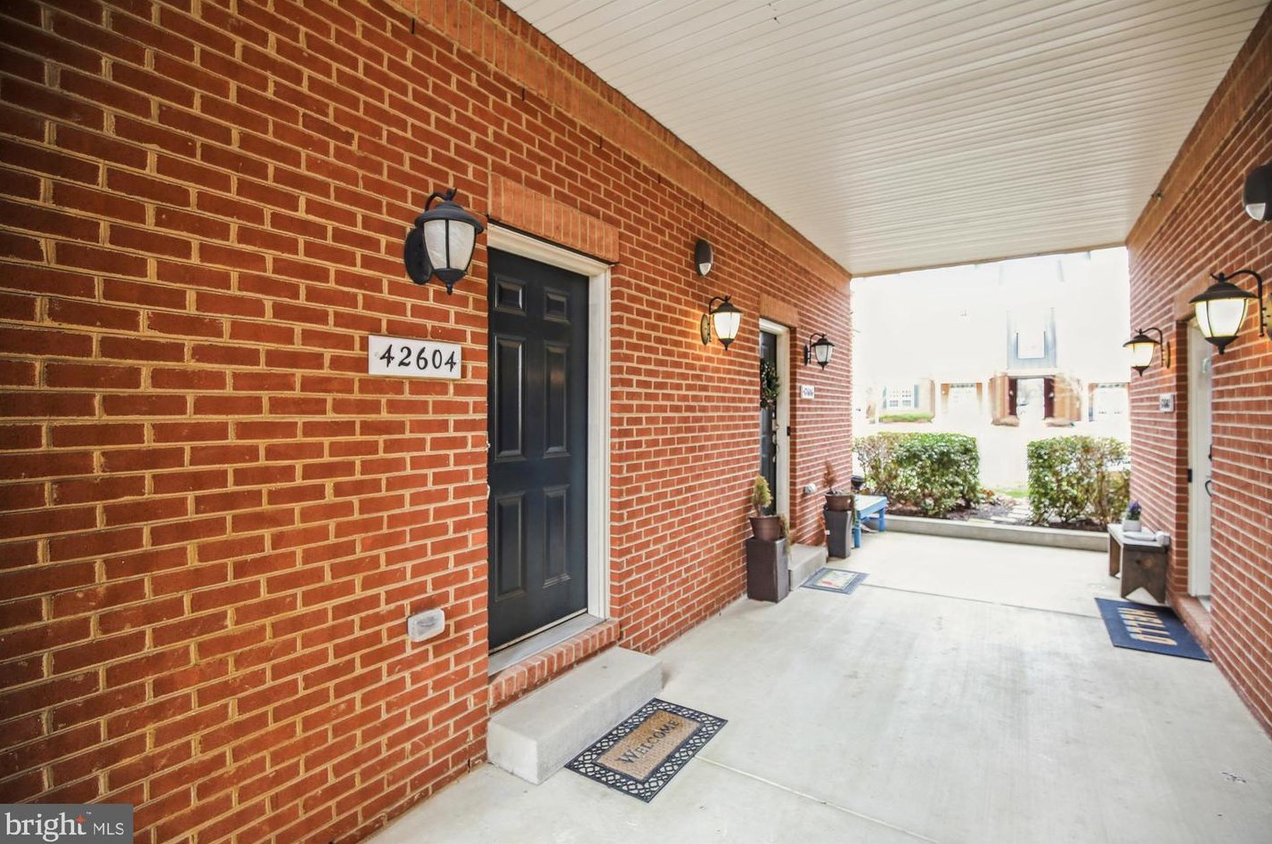 42604 Hardage Ter, Ashburn VA  20148-4350 exterior