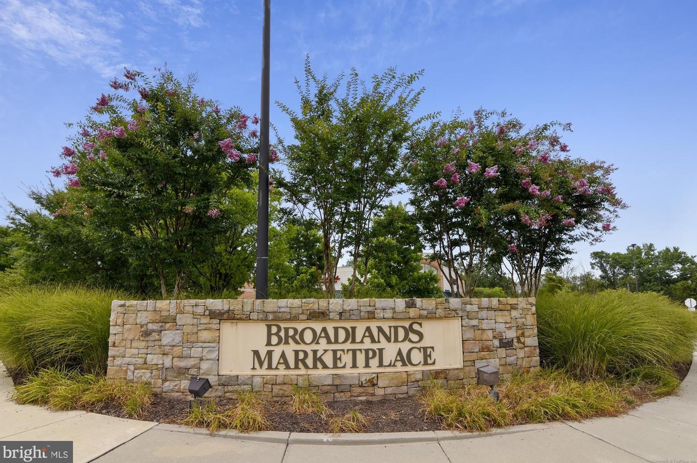 42604 Hardage Ter, Ashburn VA  20148-4350 exterior