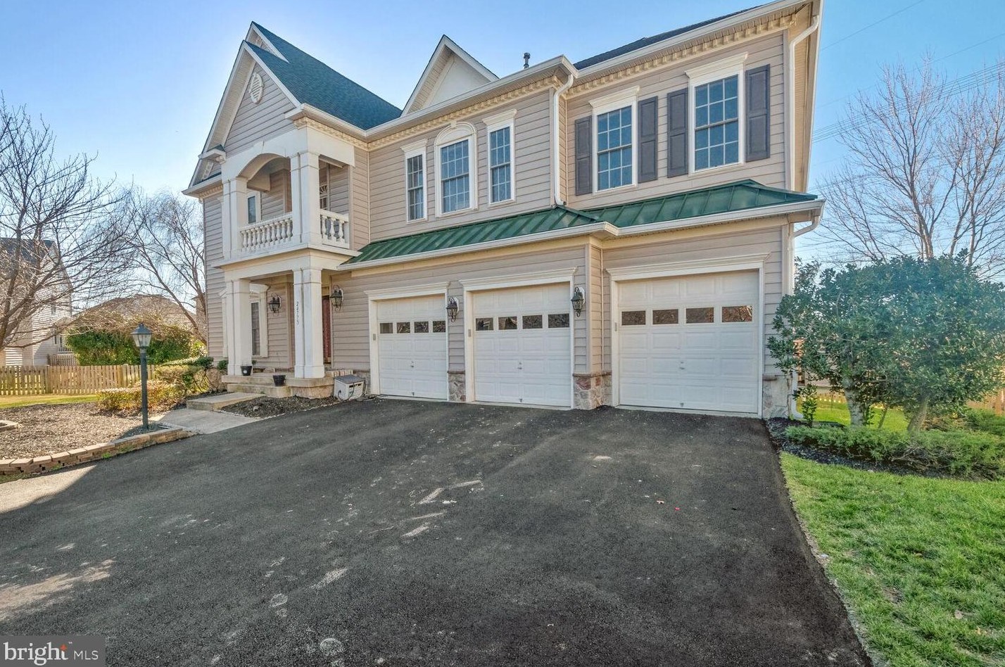 24775 Serpentine Pl, Stone Ridge, VA 20105-2533