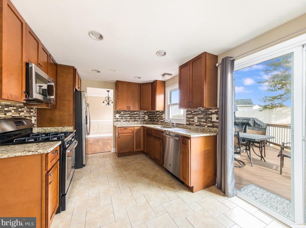 102 Cameron St, Dulles VA  20164-1908 exterior