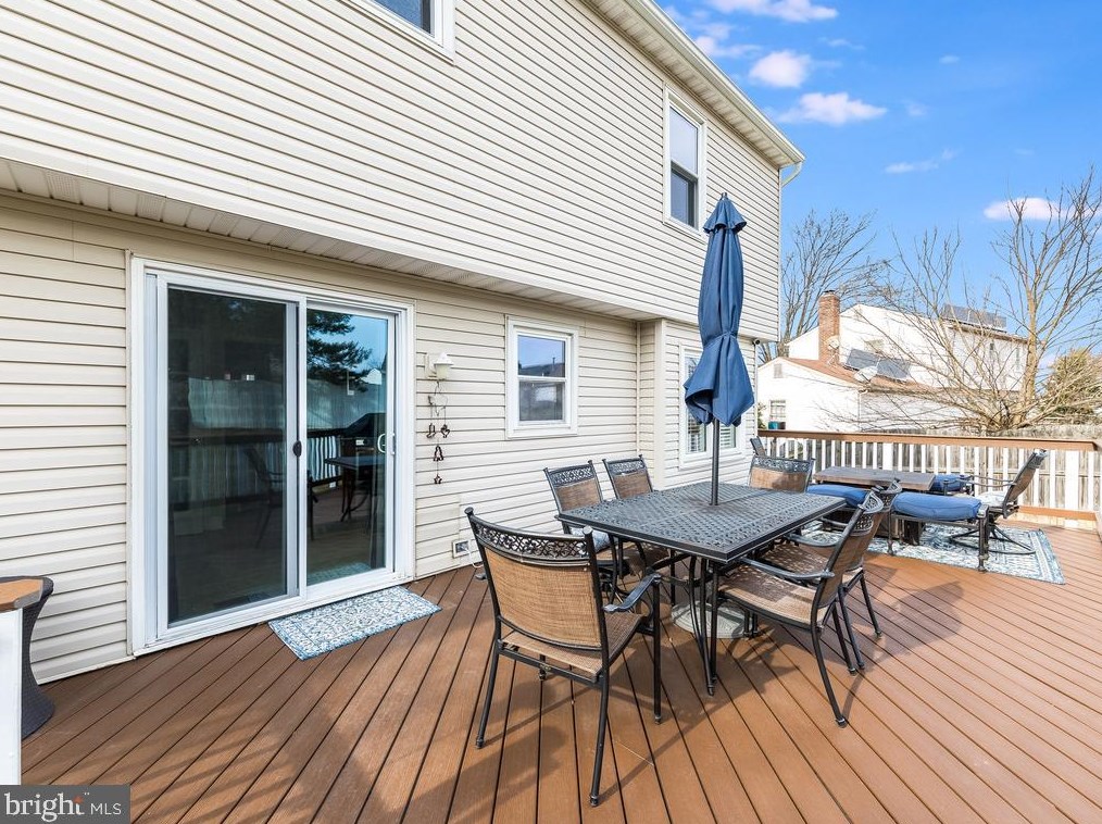 102 Cameron St, Dulles VA  20164-1908 exterior