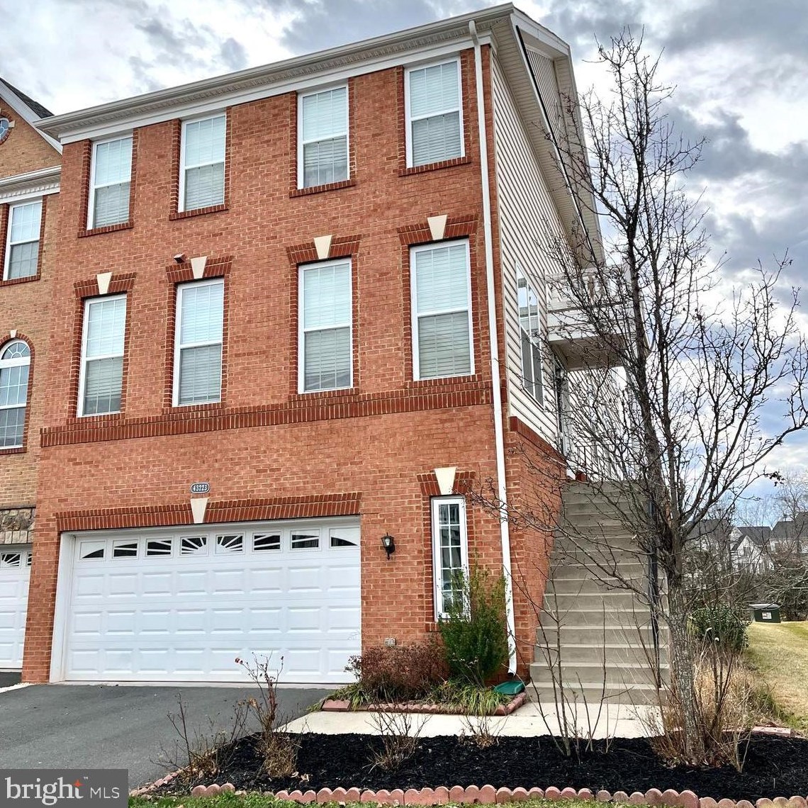 43223 Mitcham Square, Ashburn, VA 20148
