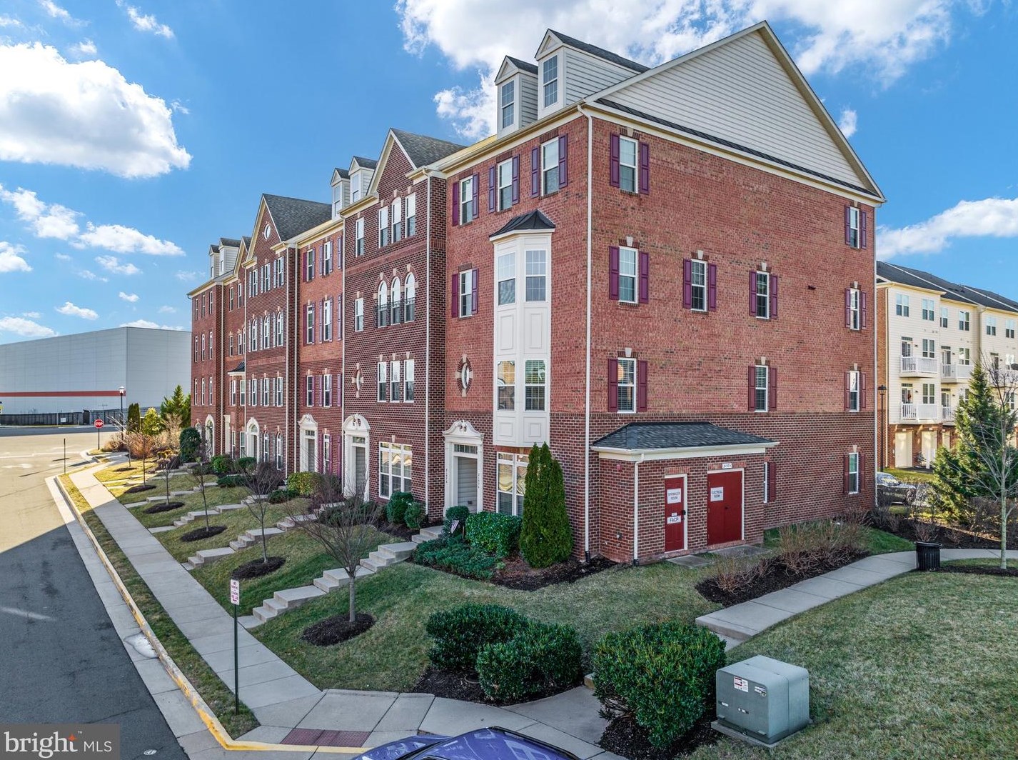 21574 Romans Dr, Ashburn, VA 20147-7542