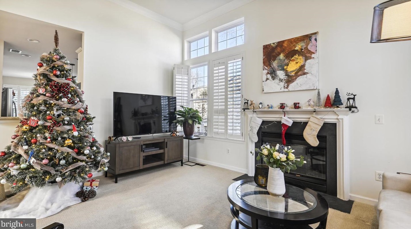 47074 Garrett Pl, Dulles VA  20165-7522 exterior