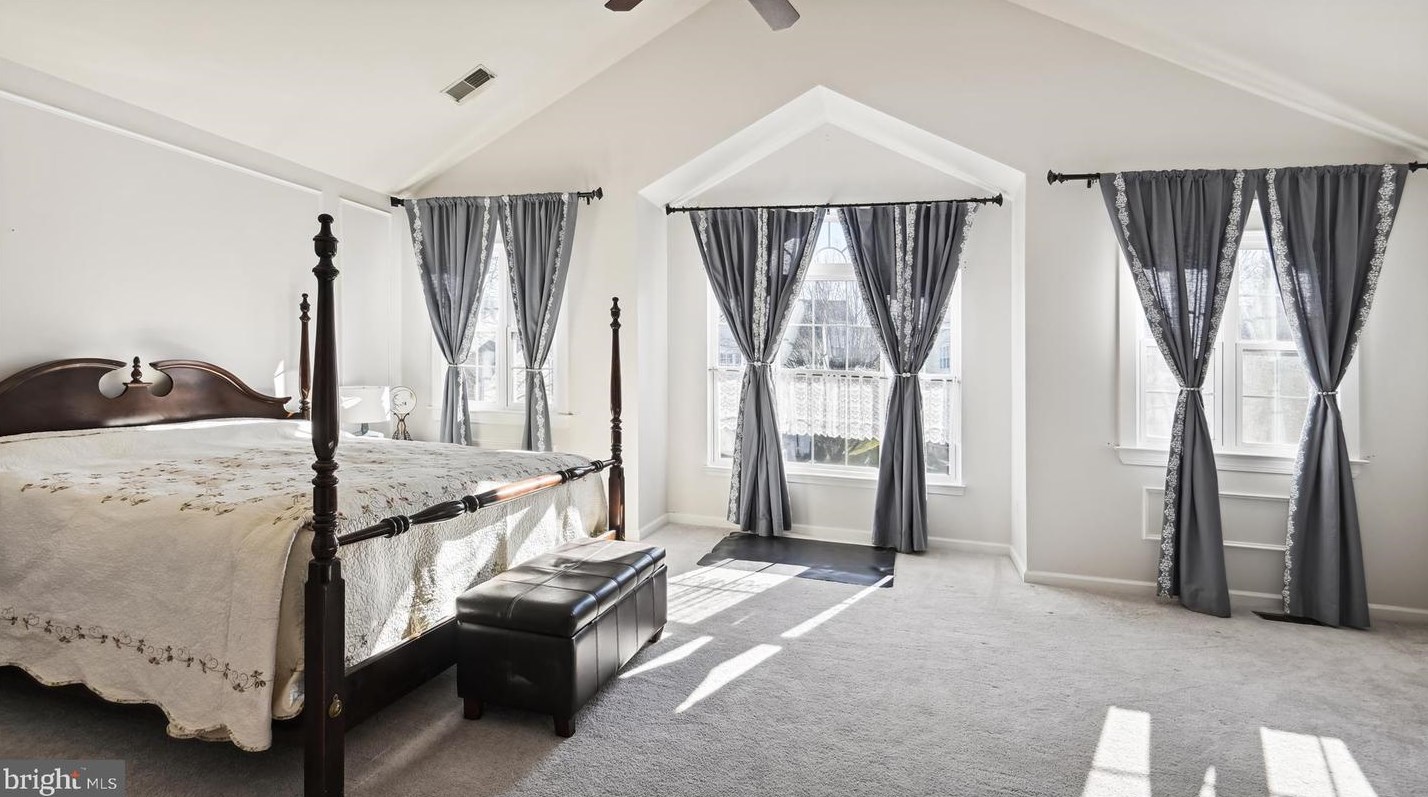 47074 Garrett Pl, Dulles VA  20165-7522 exterior