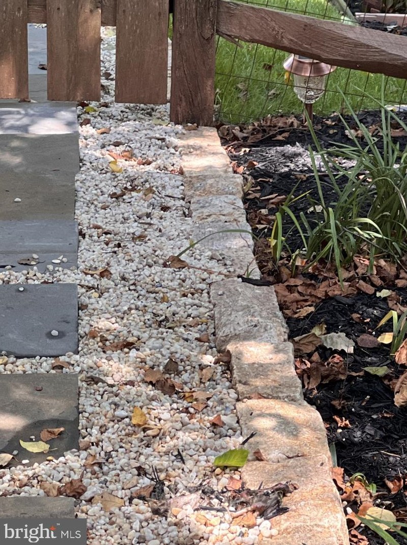 47074 Garrett Pl, Dulles VA  20165-7522 exterior