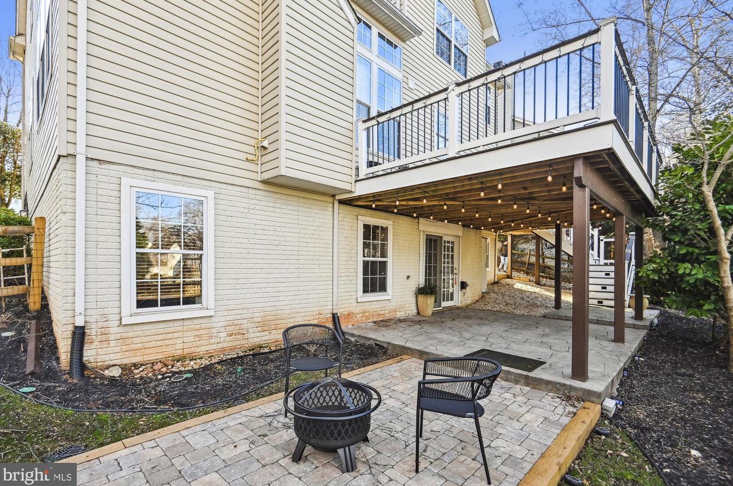 47074 Garrett Pl, Dulles VA  20165-7522 exterior