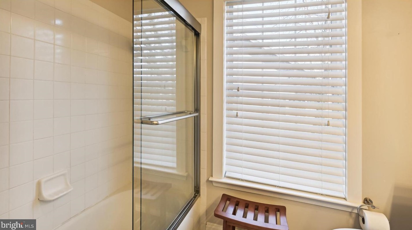 47074 Garrett Pl, Dulles VA  20165-7522 exterior