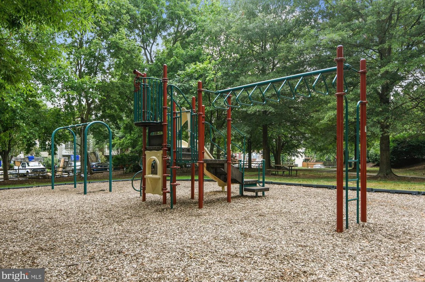 47074 Garrett Pl, Dulles VA  20165-7522 exterior