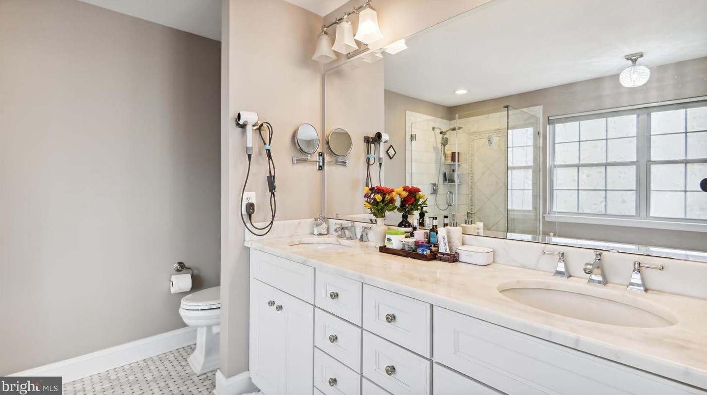 47074 Garrett Pl, Dulles VA  20165-7522 exterior