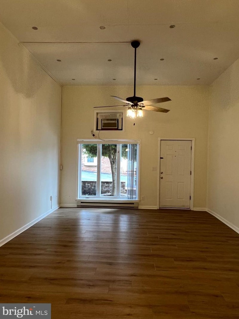 15 Royal St Sw #2, Leesburg, VA 20175