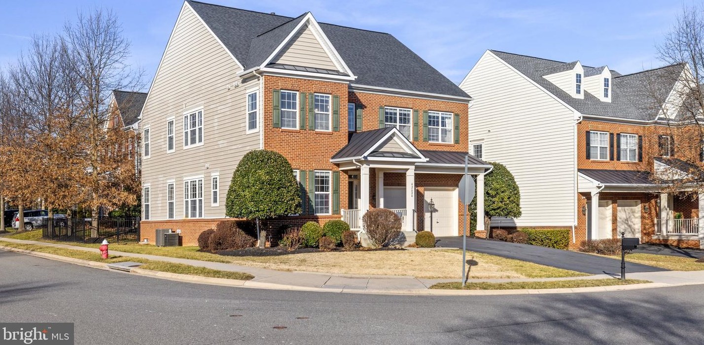 42624 Emperor Dr, Ashburn, VA 20148-7232