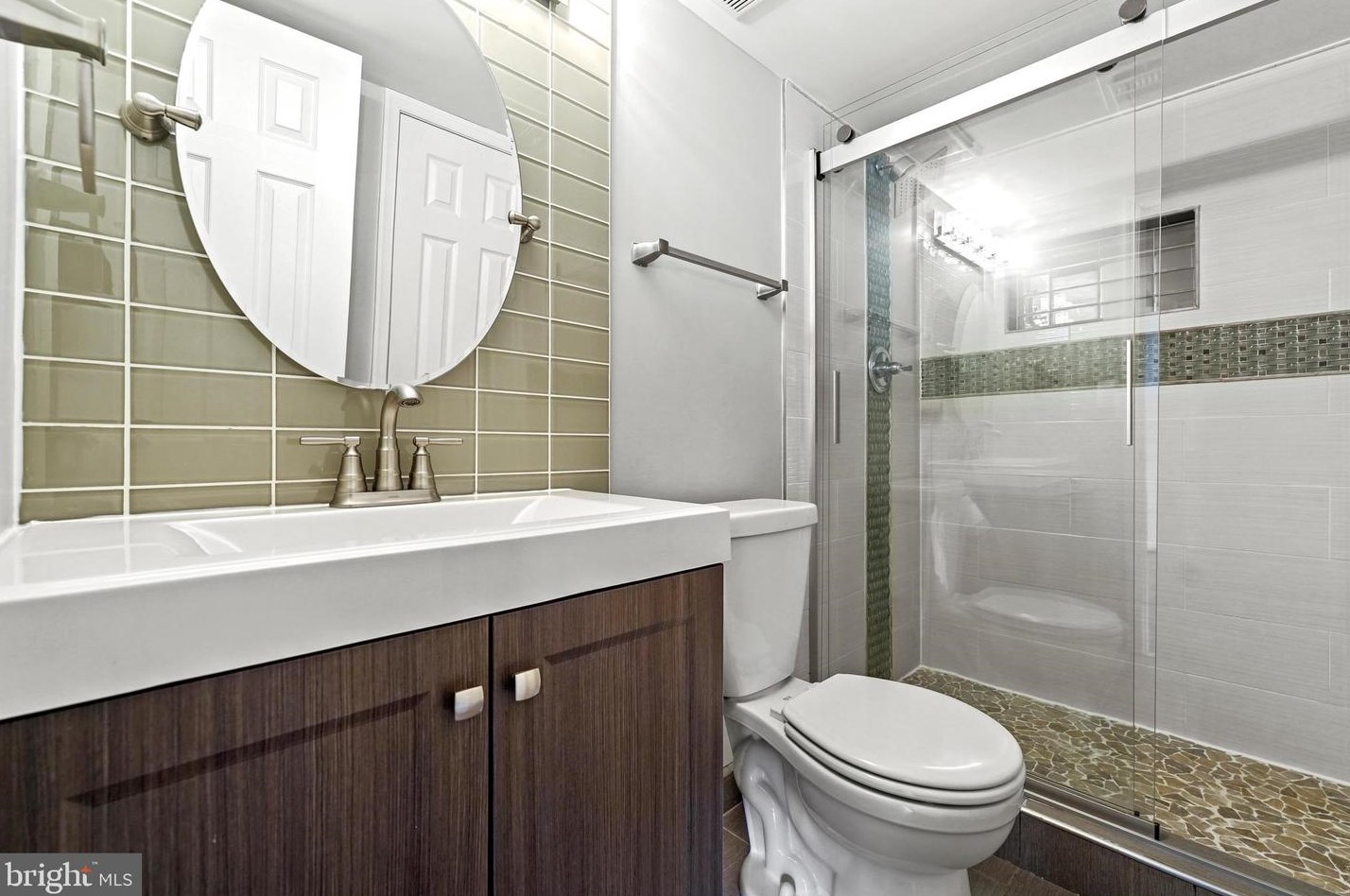 21115 Potomac Trail Cir, Ashburn VA  20148-4371 exterior