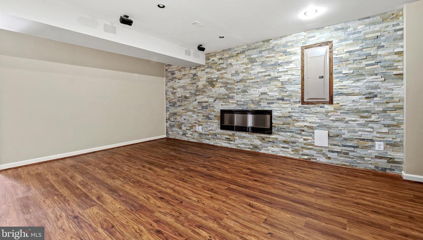 21115 Potomac Trail Cir, Ashburn VA  20148-4371 exterior