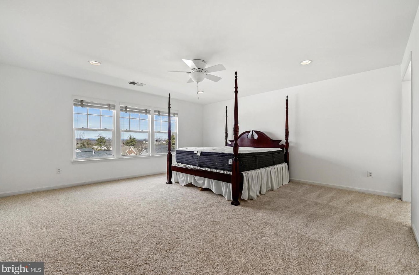 21115 Potomac Trail Cir, Ashburn VA  20148-4371 exterior