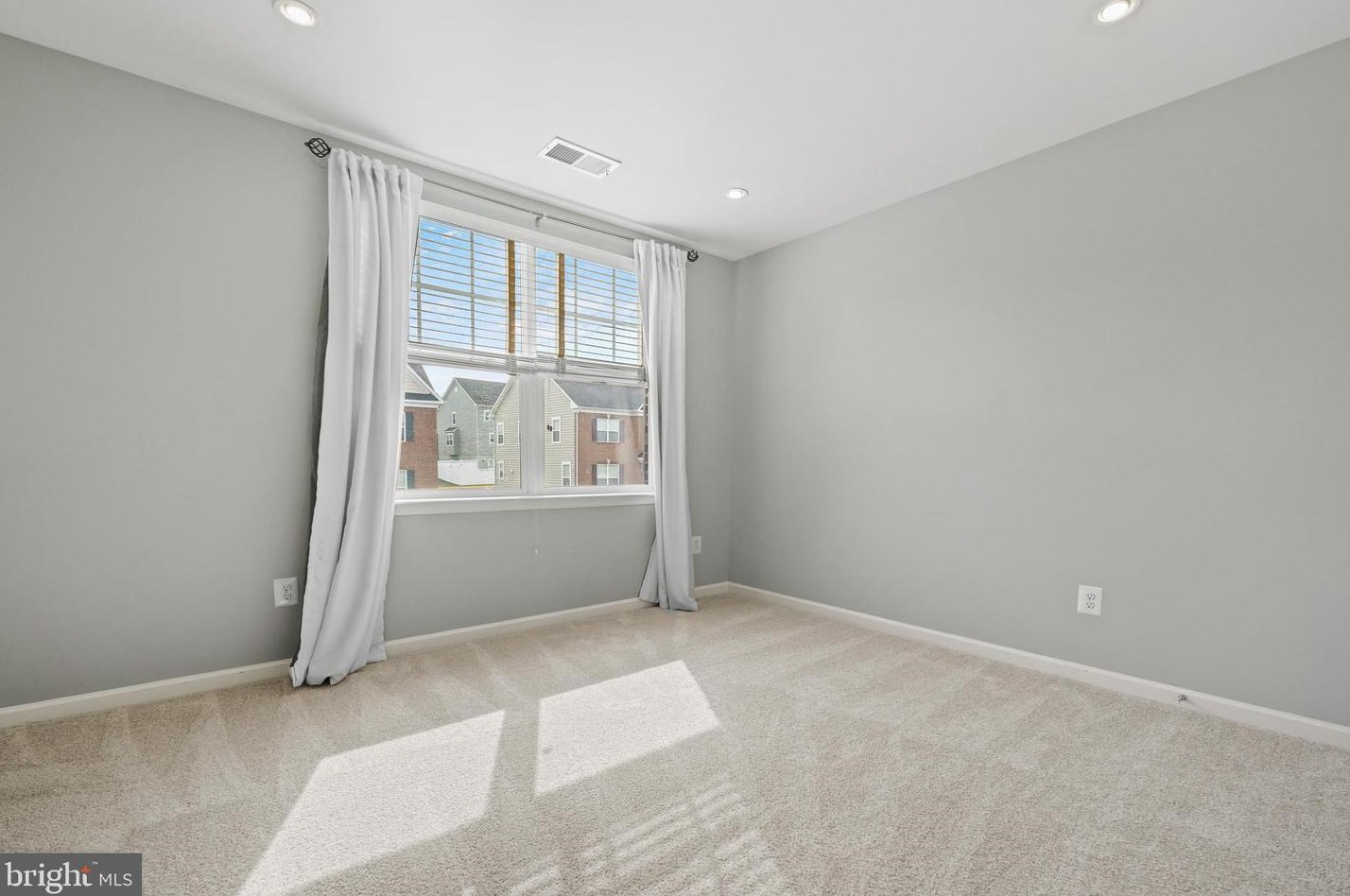 21115 Potomac Trail Cir, Ashburn VA  20148-4371 exterior