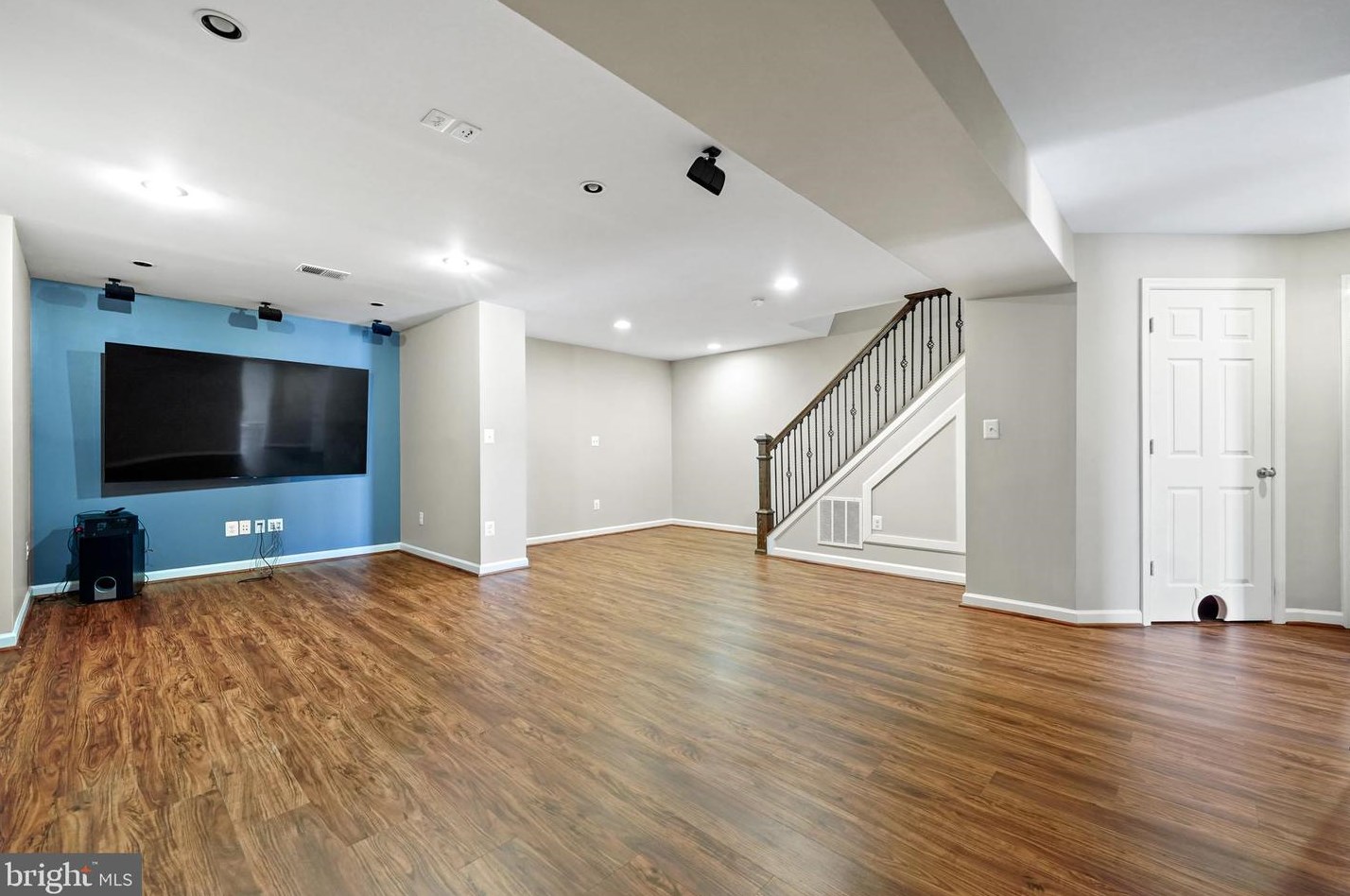 21115 Potomac Trail Cir, Ashburn VA  20148-4371 exterior