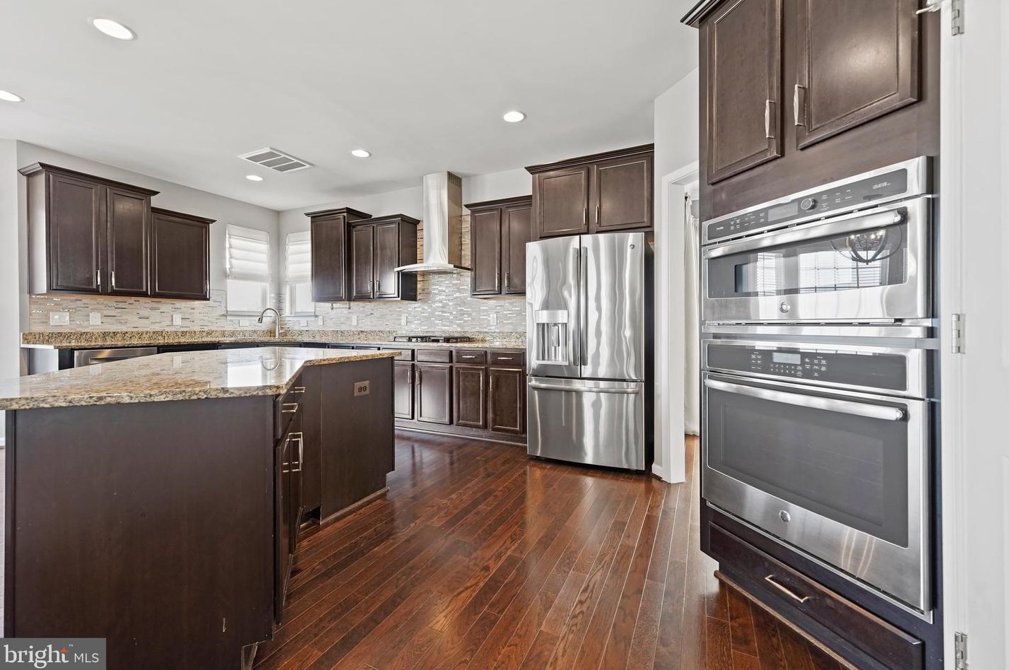 21115 Potomac Trail Cir, Ashburn VA  20148-4371 exterior