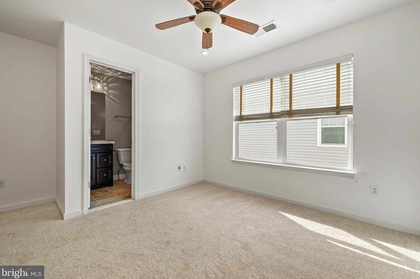 21115 Potomac Trail Cir, Ashburn VA  20148-4371 exterior