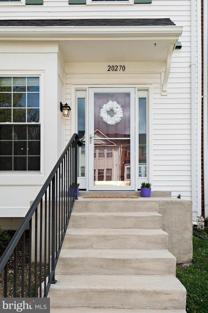 20270 Glenrobin Ter, Ashburn, VA 20147-2370