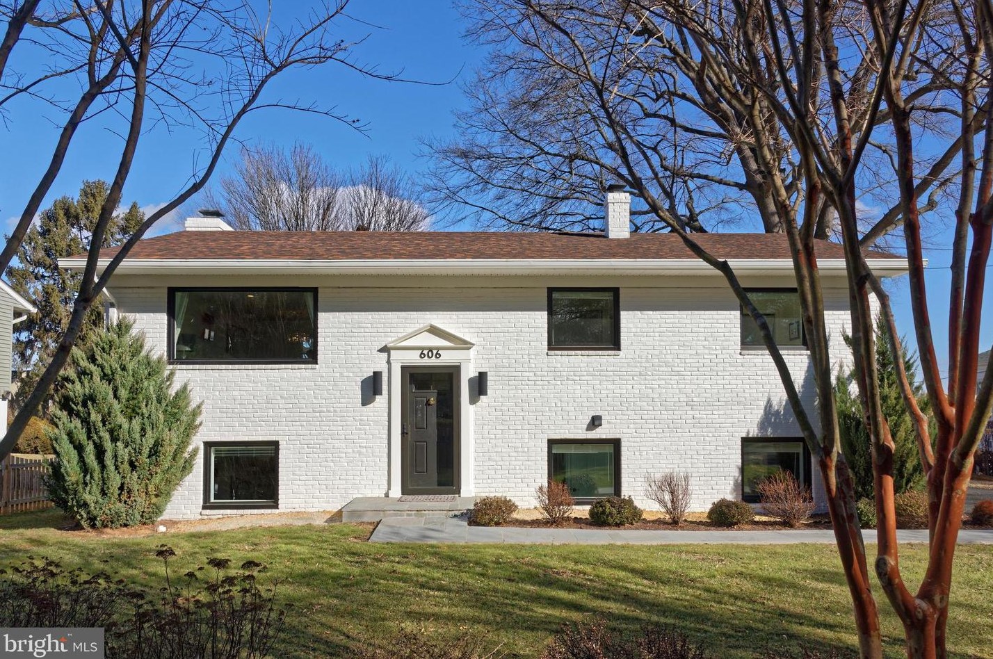 606 Stonewall Ave, Middleburg, VA 20117-2611