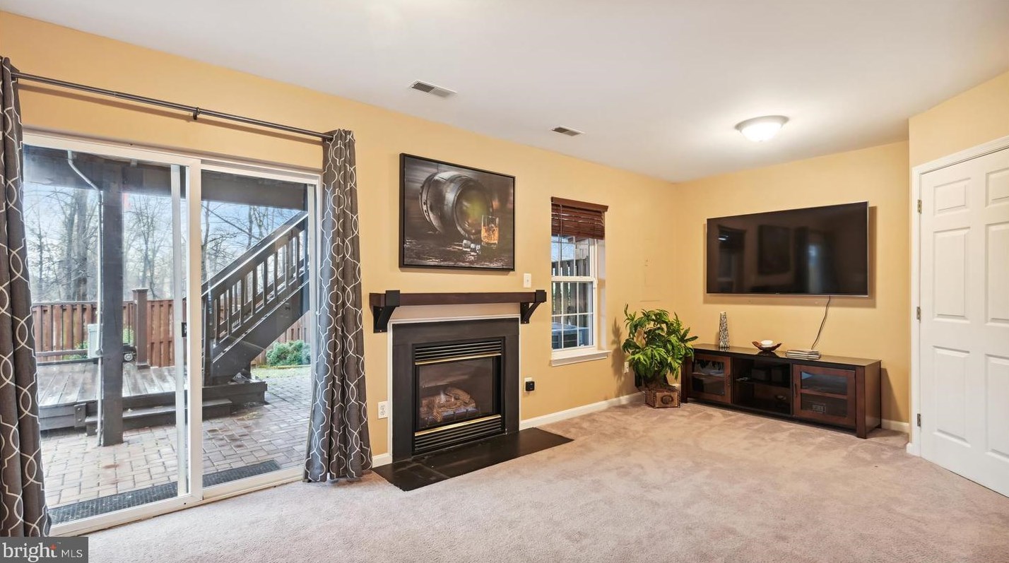 45483 Bluemont Junction Sq, Dulles VA  20164-5355 exterior