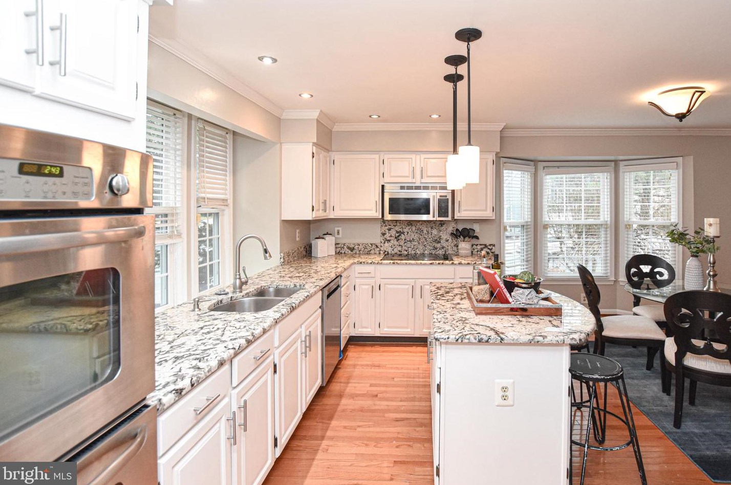 43979 Louisa Dr, Ashburn, VA 20147-3323