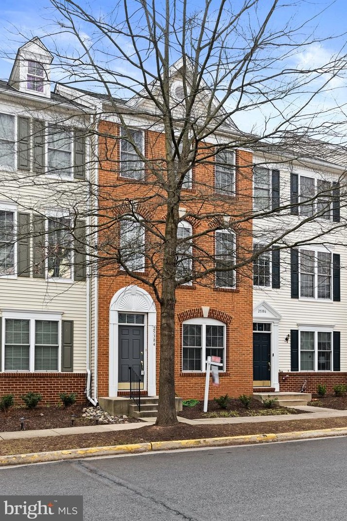 25384 Radke Ter, Fairfax, VA 20152-3989