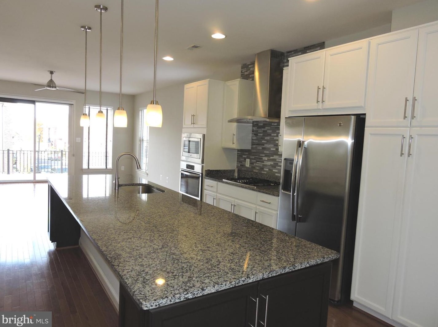 20425 Codman Dr, Ashburn VA  20147-2540 exterior