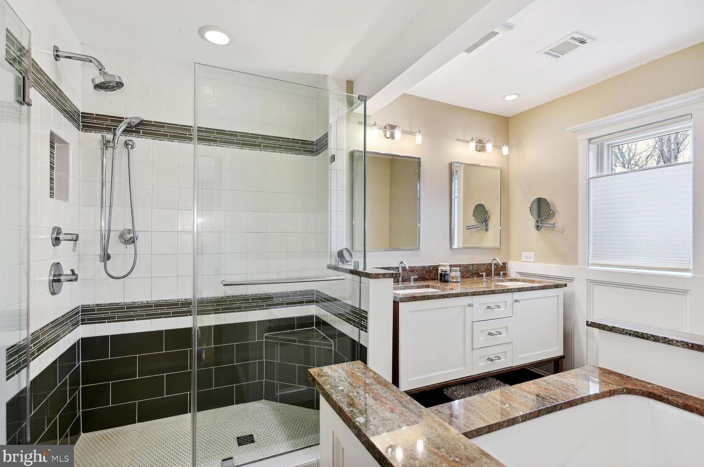 16 Wiltshire Ct, Dulles VA  20165-5677 exterior