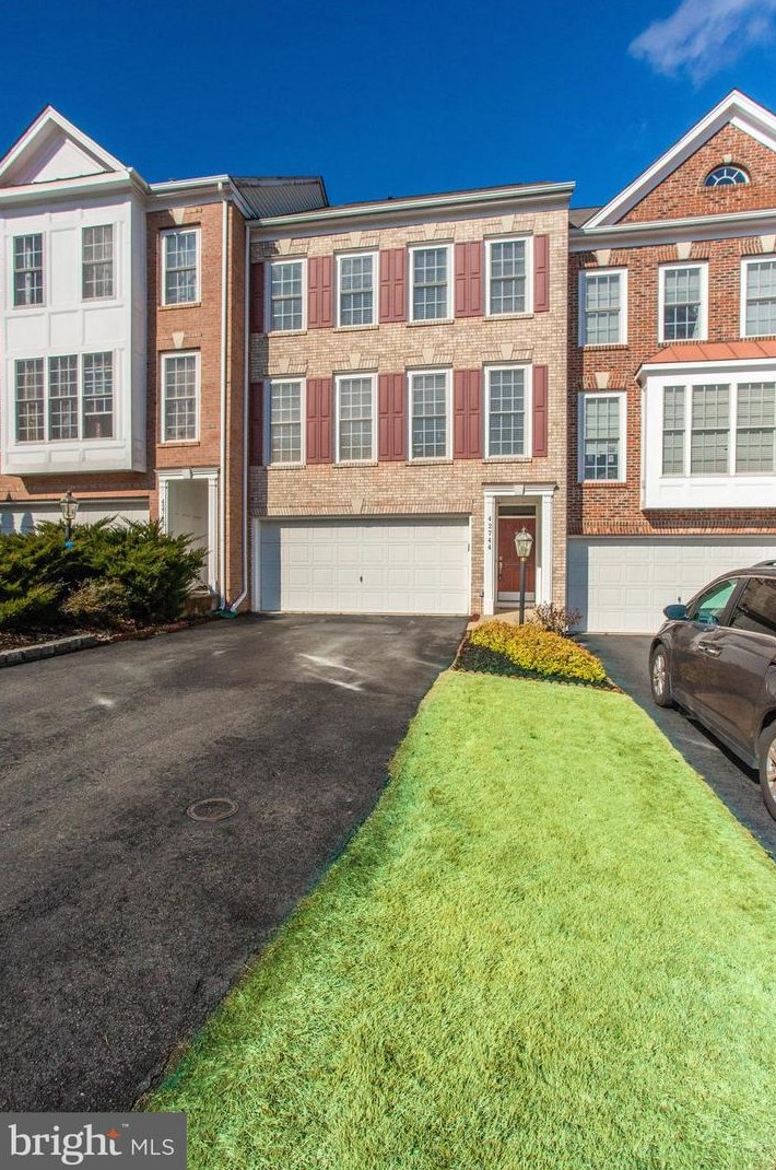 42744 Montevista Sq, Leesburg, VA 20176