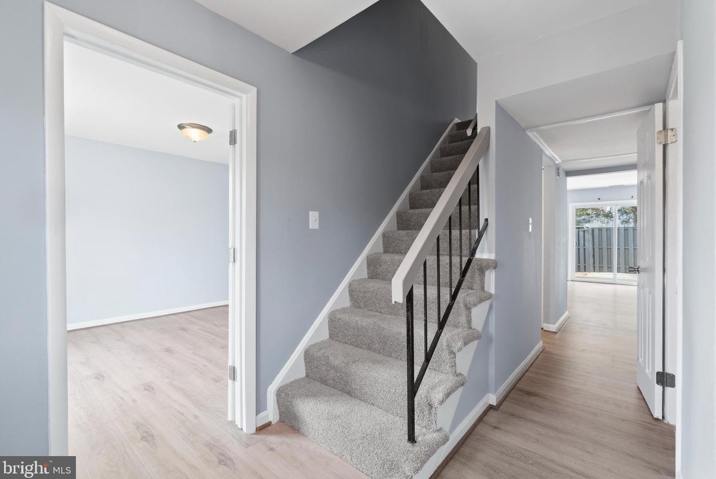 249 Greenfield Ct, Dulles, VA 20164-1236
