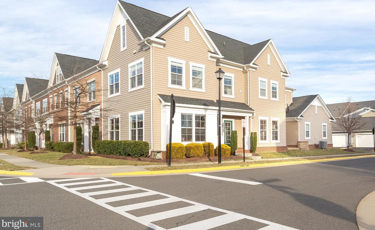 42369 Rosalind St, Ashburn, VA 20148-4374