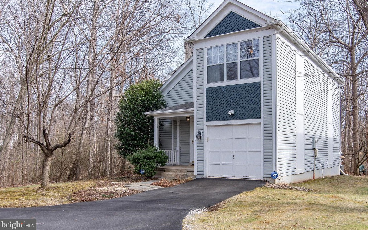 16 Glengyle Ln, Dulles VA  20165-5737 exterior
