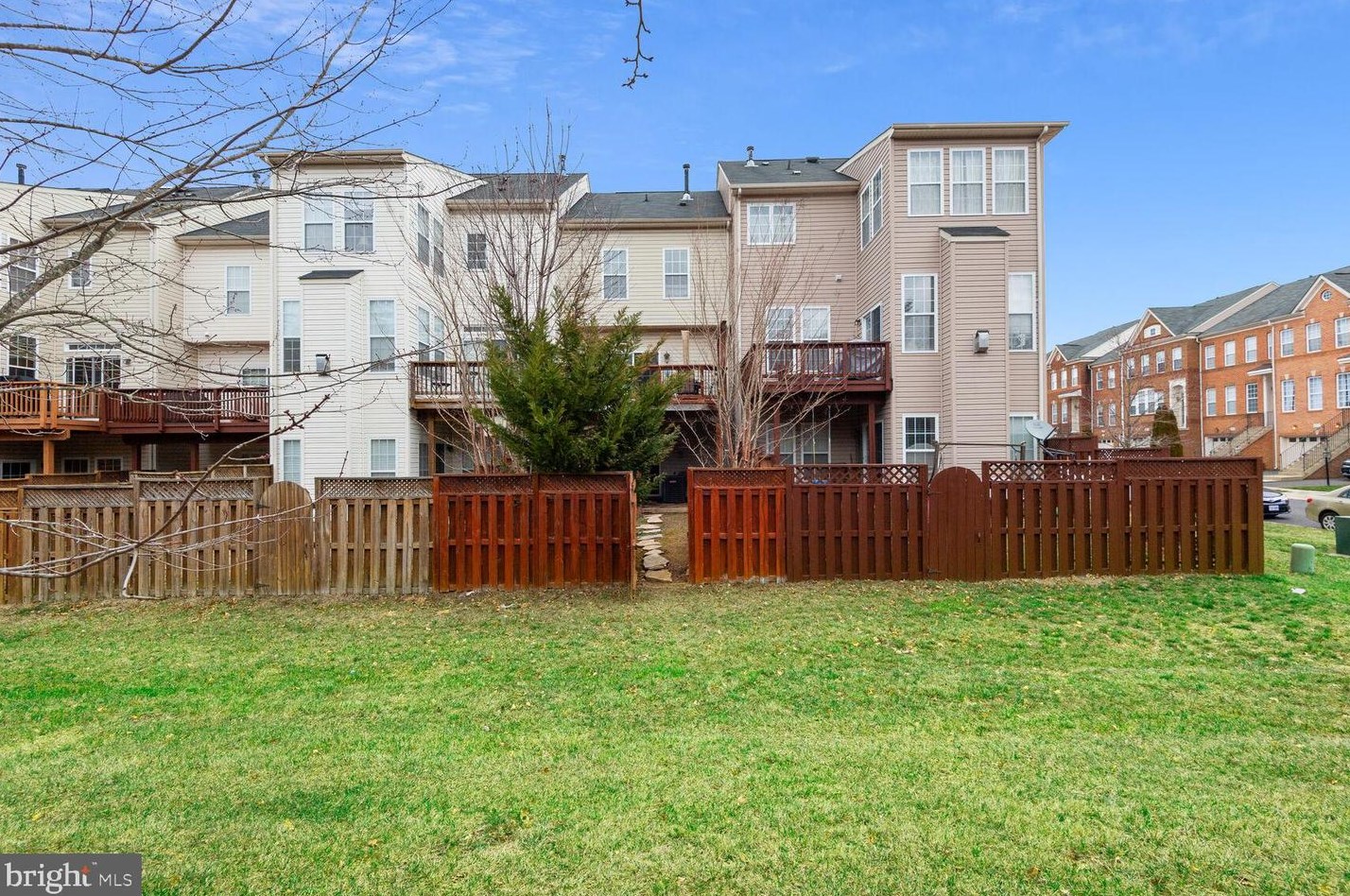 42037 Bushclover Ter, Stone Ridge VA  20105-5633 exterior