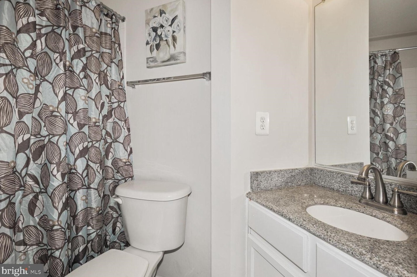 42037 Bushclover Ter, Stone Ridge VA  20105-5633 exterior