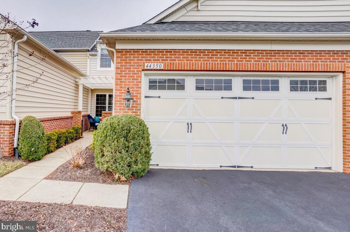 44350 Oakmont Manor Sq, Ashburn, VA 20147-5539