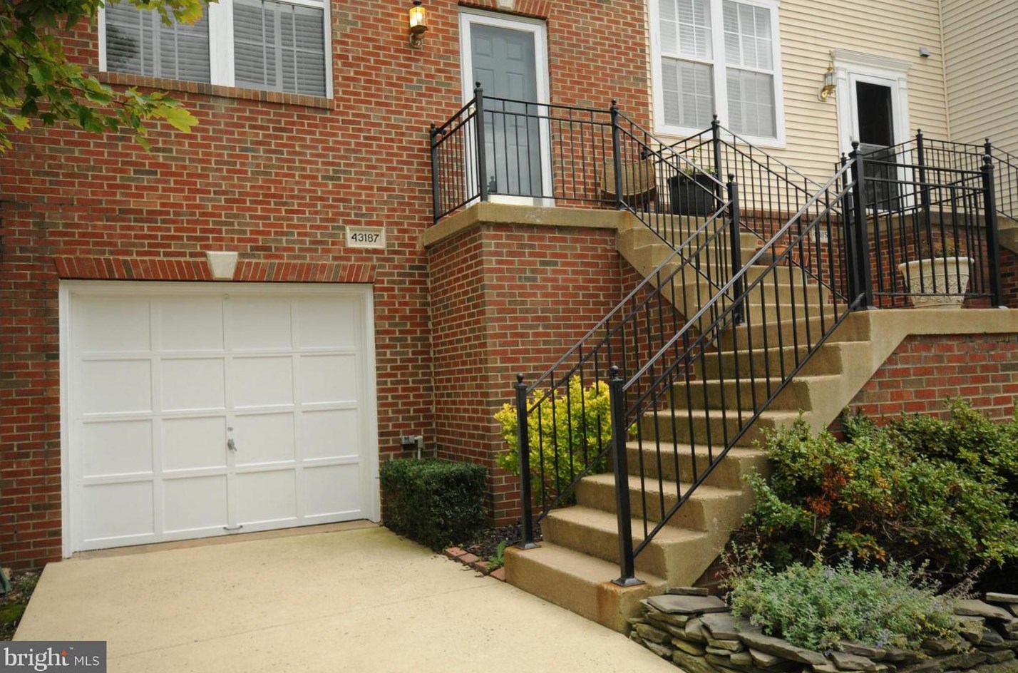 43187 Riders Sq, Ashburn, VA 20148