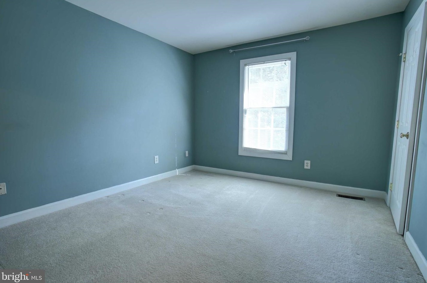 20596 Marsh Ct, Dulles VA  20165-7314 exterior