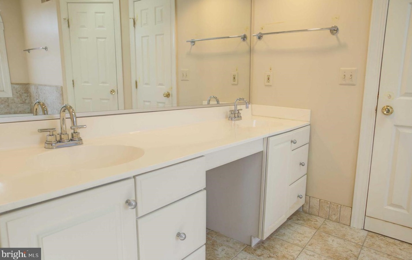 20596 Marsh Ct, Dulles VA  20165-7314 exterior