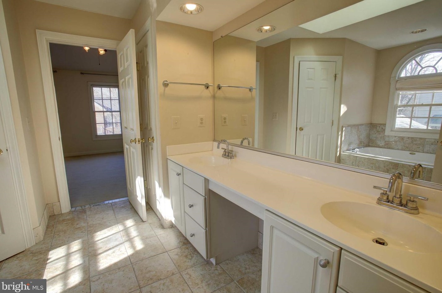 20596 Marsh Ct, Dulles VA  20165-7314 exterior