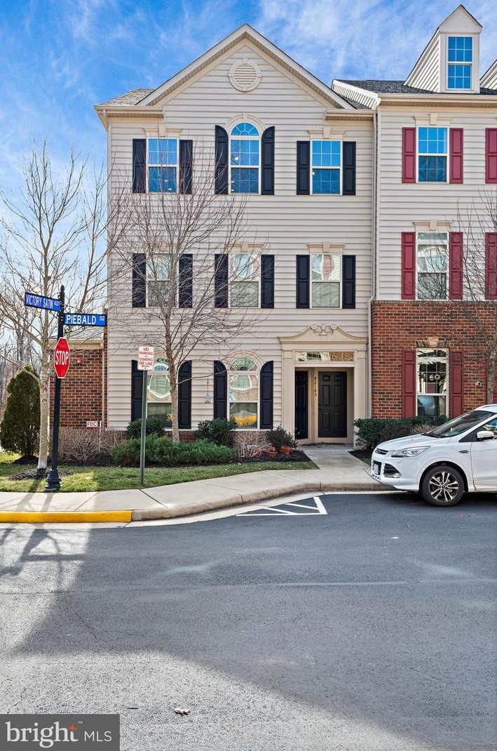 42145 Piebald Square, Stone Ridge, VA 20105