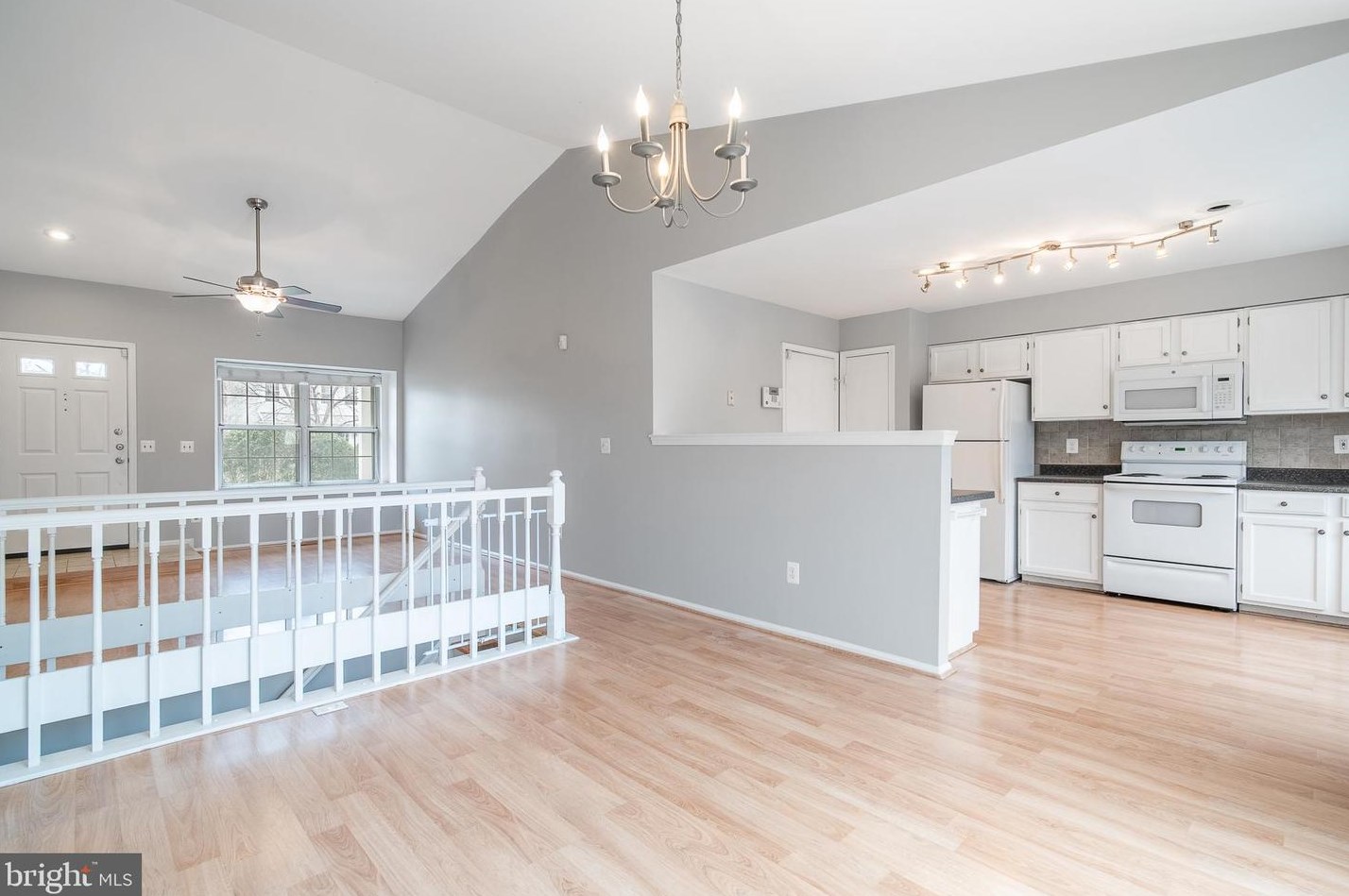 14 Braxton Dr, Dulles VA  20165-6010 exterior